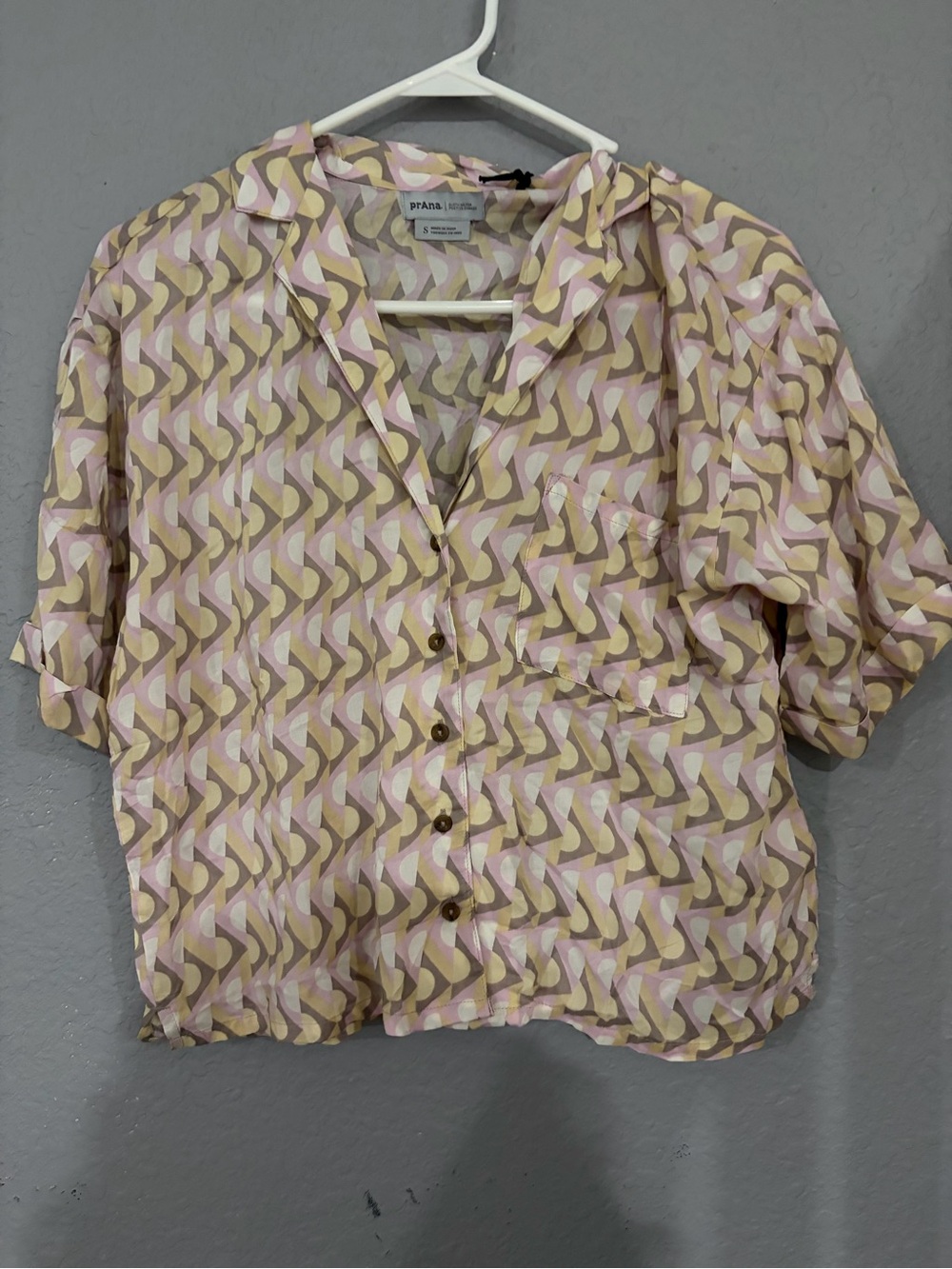 Prana Pink & Cream Geometric Short-Sleeve Button-Down - Picture 2 of 4